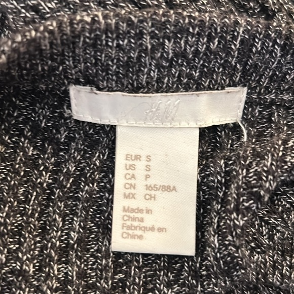 H&M Black & White Knit Long Sleeve Crew Neck Sweater Size Small - Picture 6 of 7